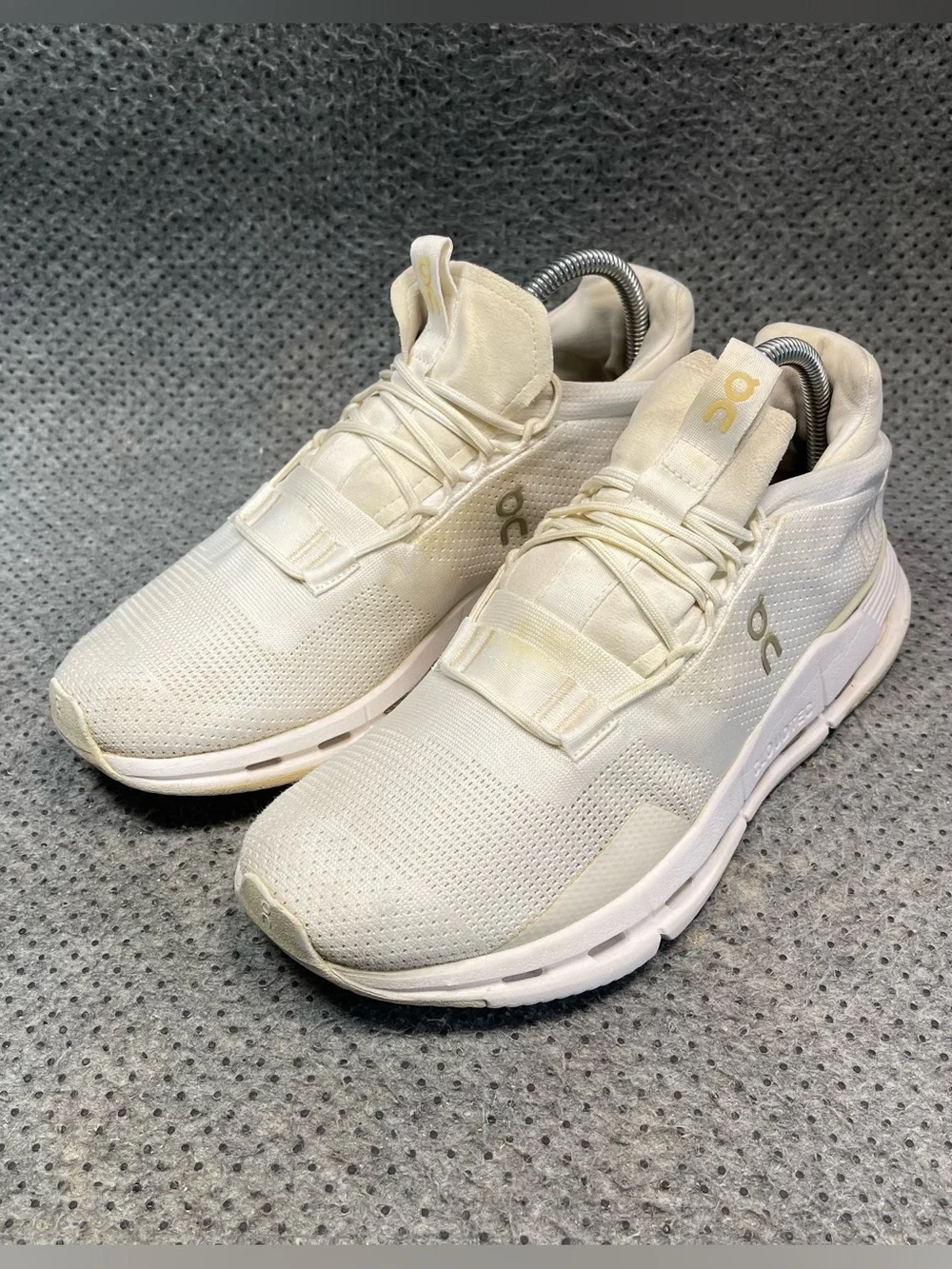 On Cloud Cloudnova White Running Shoes Size 9.5 Women’s